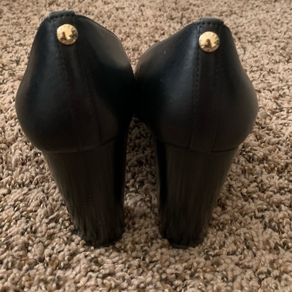 Michael Kors Round Toe Chunky Pump - Picture 6 of 10